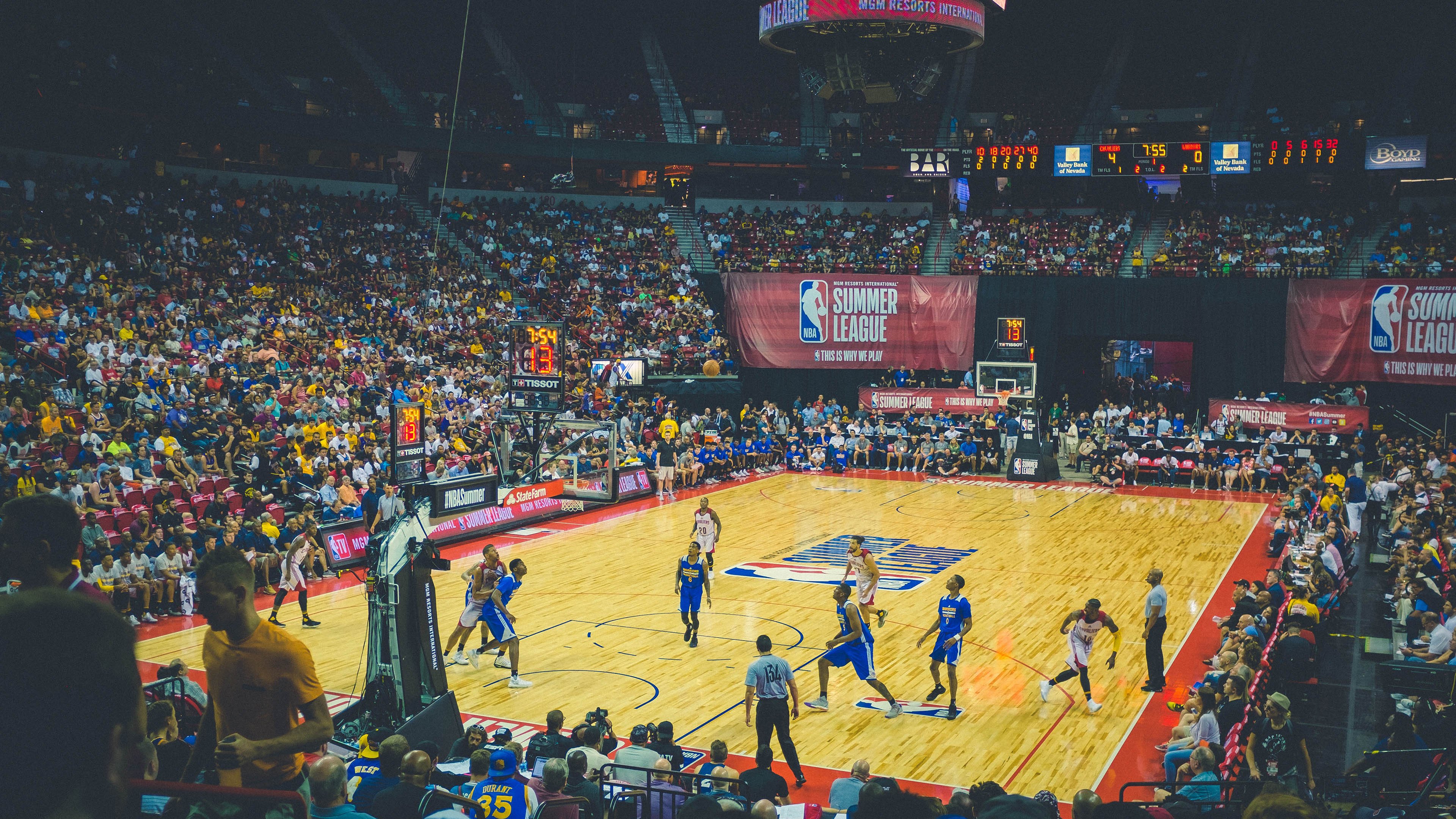 Scout关键时刻破纪录，雄鹿客场力克强敌！